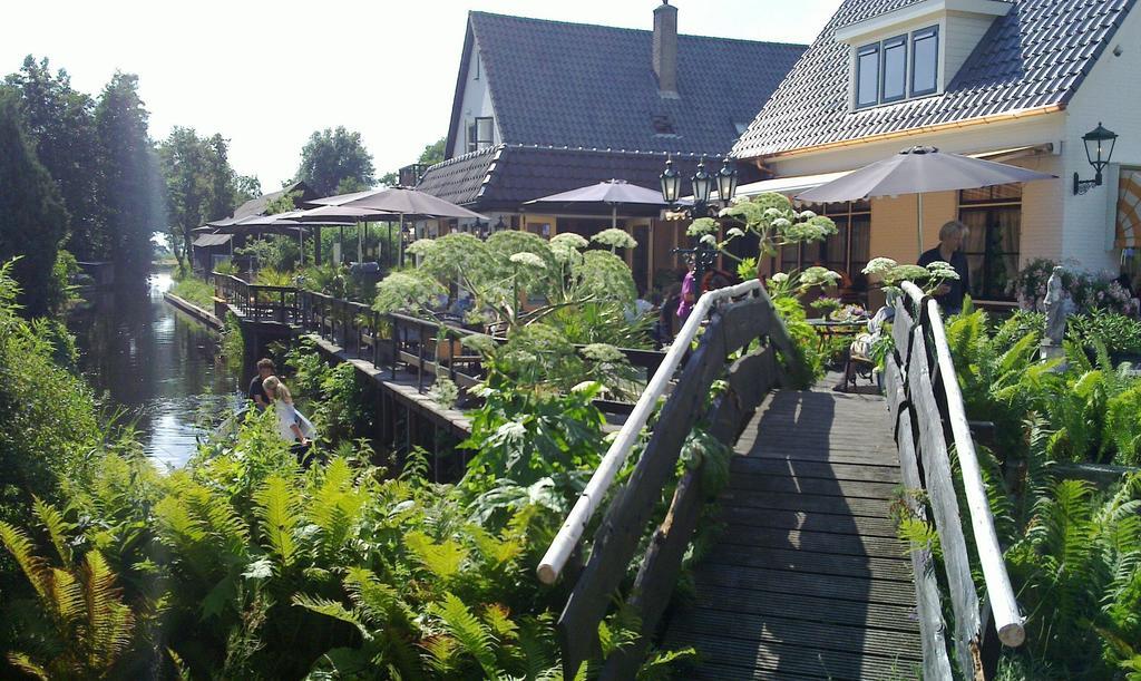 De Dames Van De Jonge Hotel Restaurant Giethoorn Exterior photo